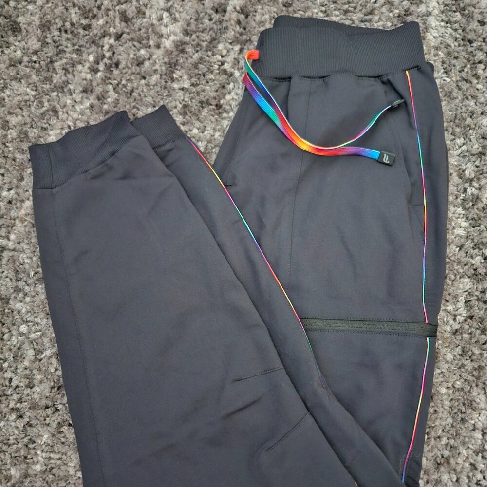 NEW Fabletics On Call Scrub Reflective Jogger RARE Black Rainbow M Short Petite
